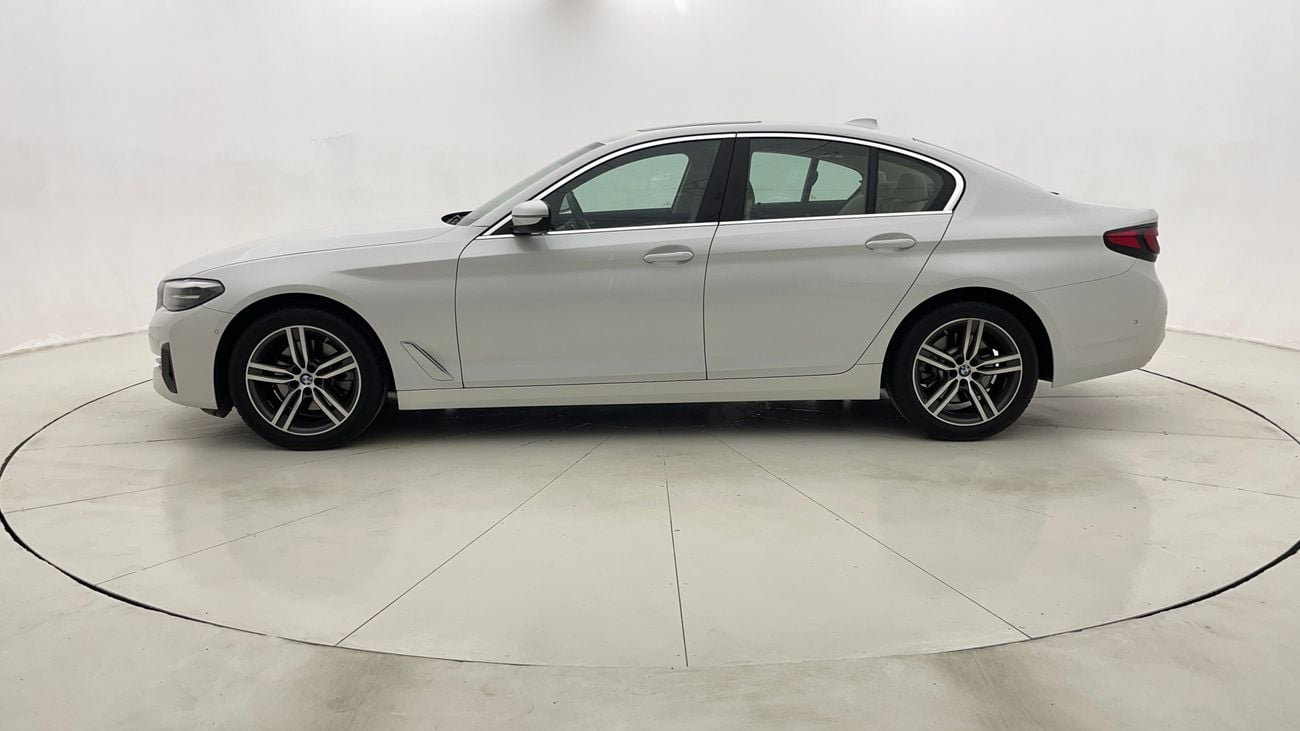 بي أم دبليو 520i JOY EDITION 2 | بدون دفعة مقدمة | اختبار القيادة في المنزل