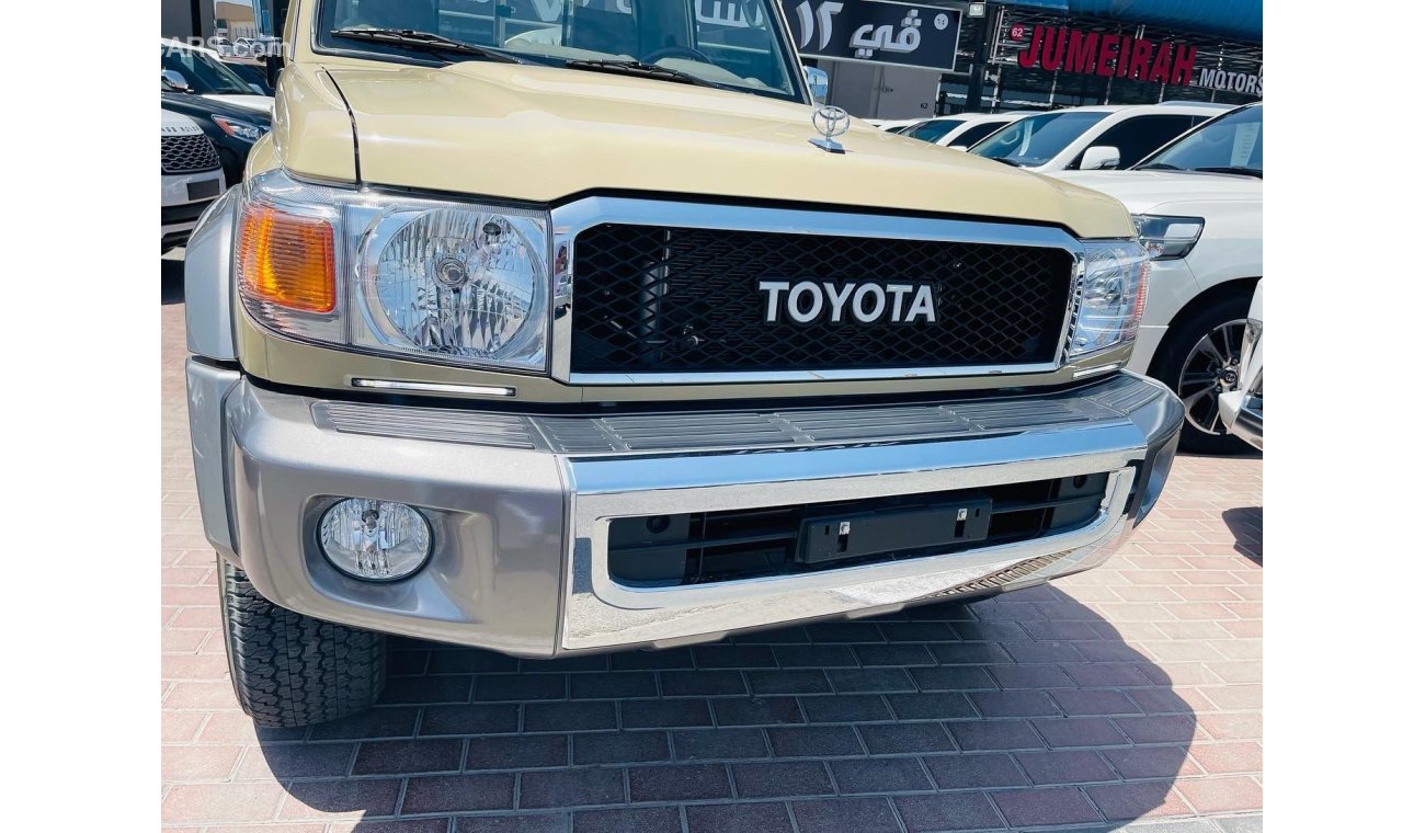 Toyota Land Cruiser Pick Up LX V6