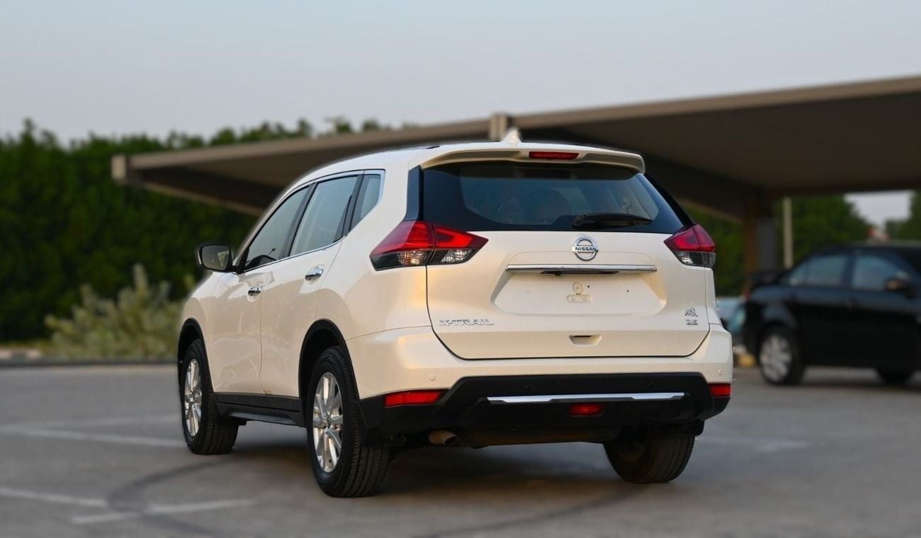 Nissan XTrail Nissan X-Trail 2018 GCC in excellent condition, inside and out