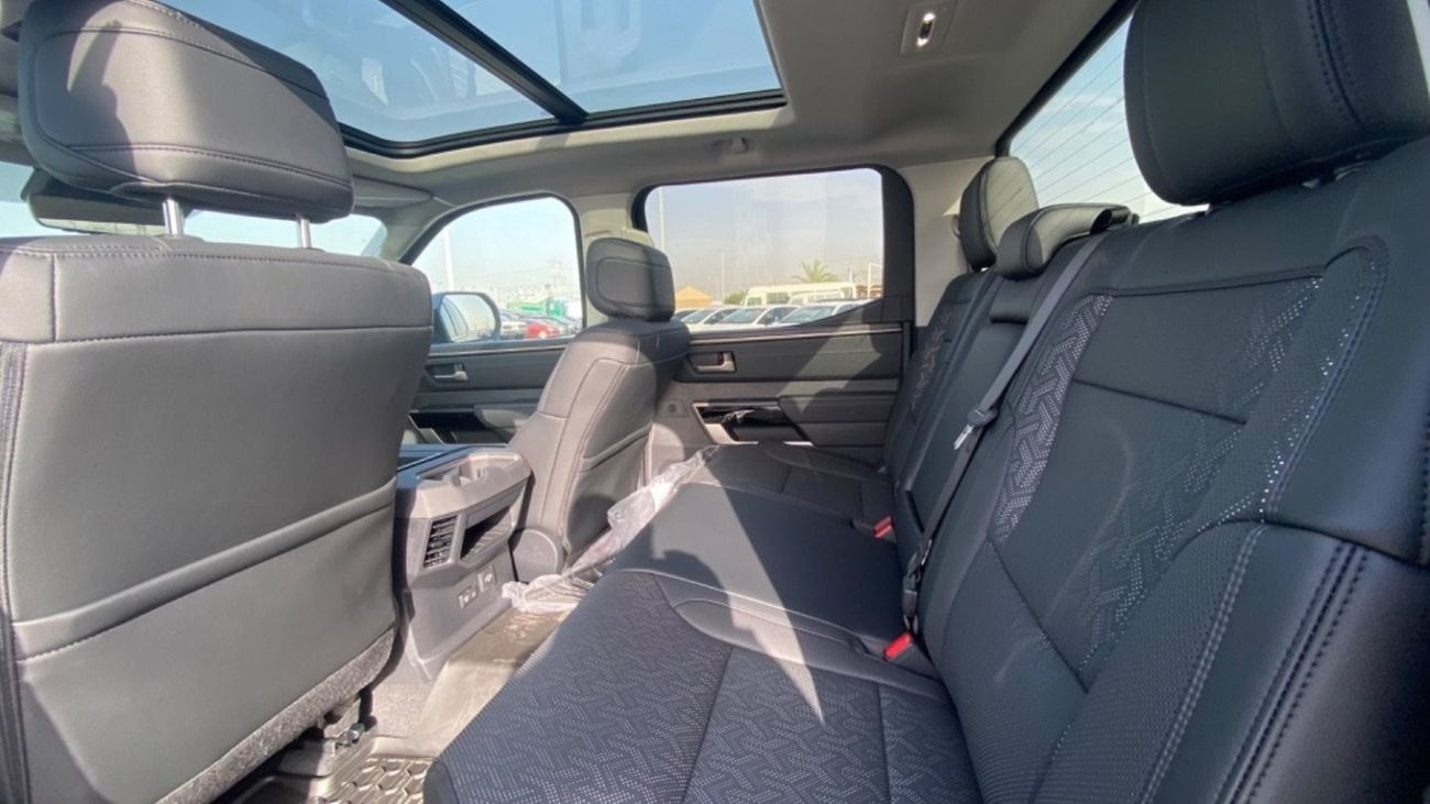 Toyota Tundra LIMITED 3.5 CAPSTONE HEV 4x4 CREW MAX. Brand New