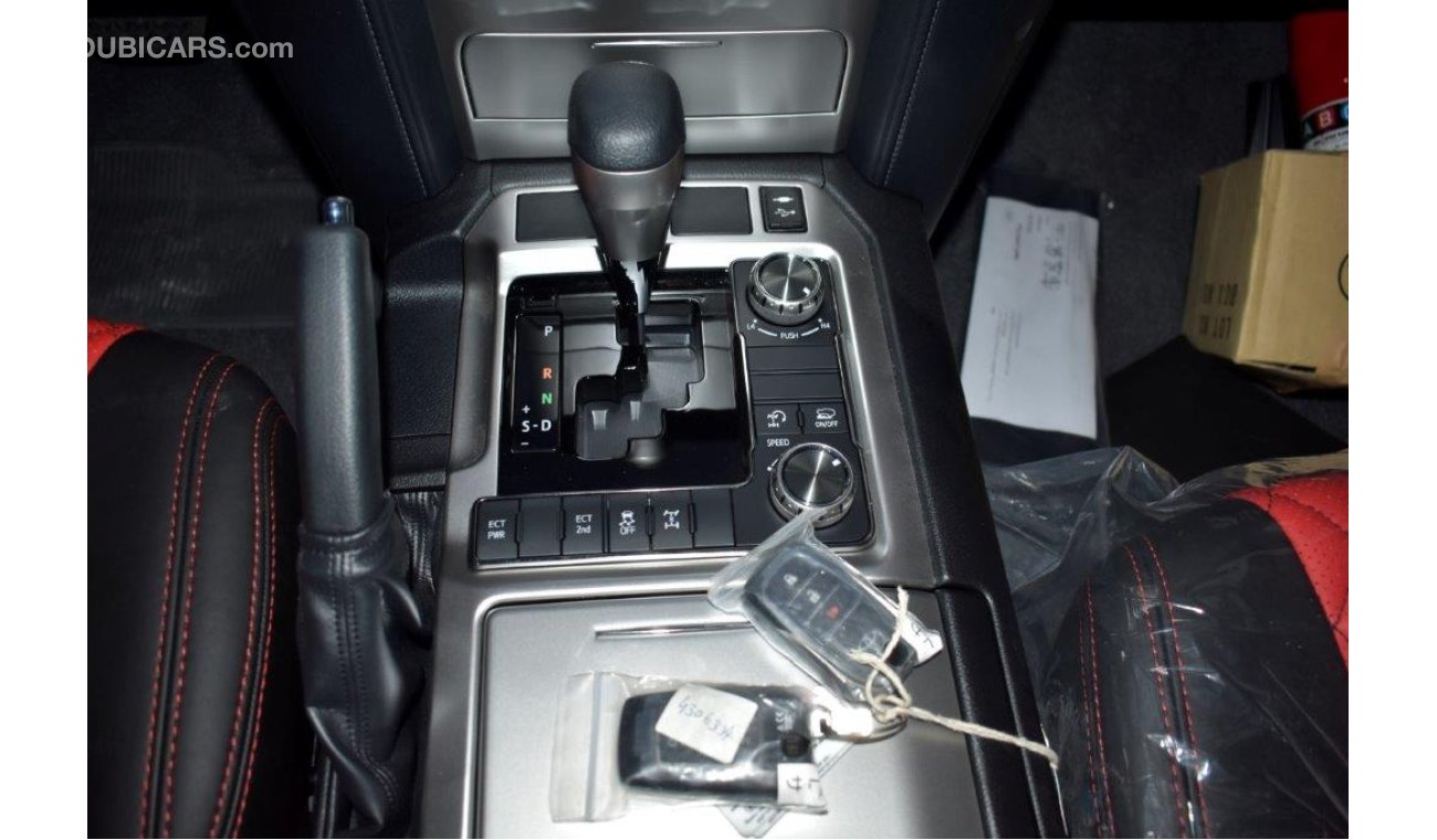 Toyota Land Cruiser 200 GX-R V8 4.5L TURBO DIESEL AUTOMATIC BLACK EDITION(ONLY ON SAHARA MOTORS)