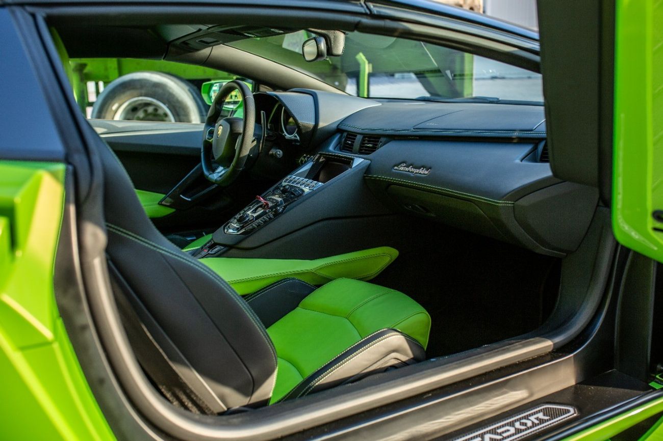 Lamborghini Aventador LP700