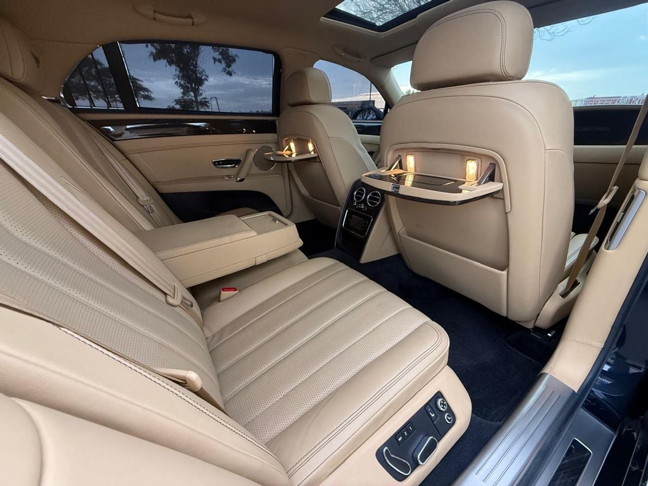 بنتلي فلاينج سبور Bentley Flying Spur W12 Speed 2014 - GCC Specs - Impeccable Condition Original Paint Service History