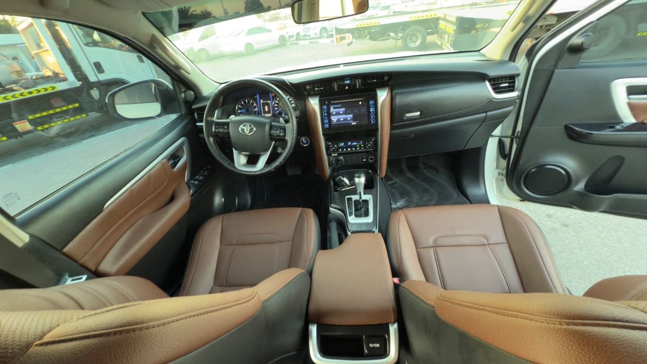 Toyota Fortuner GXR 4.0L (278 HP)