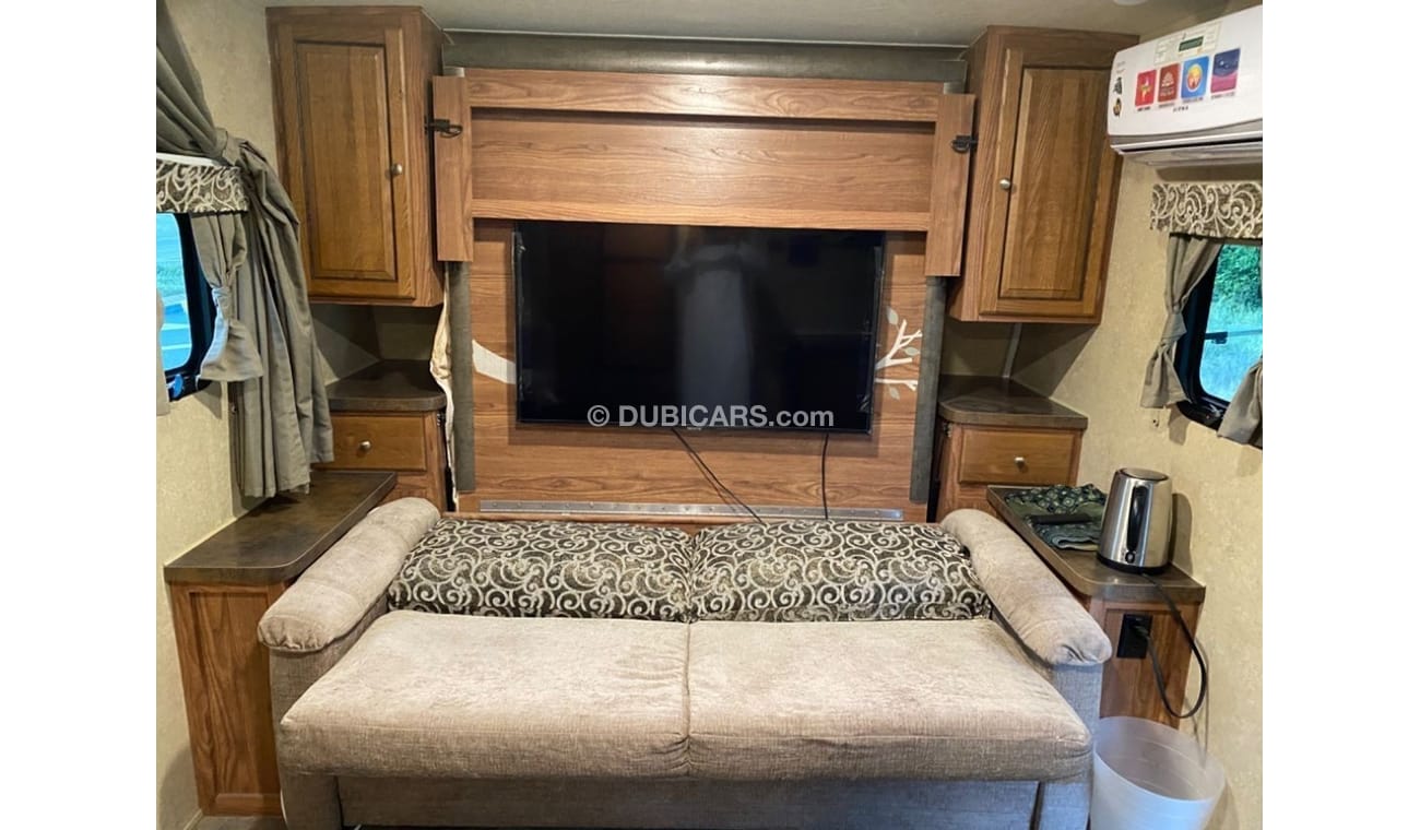 اخرى كرفان امريكي