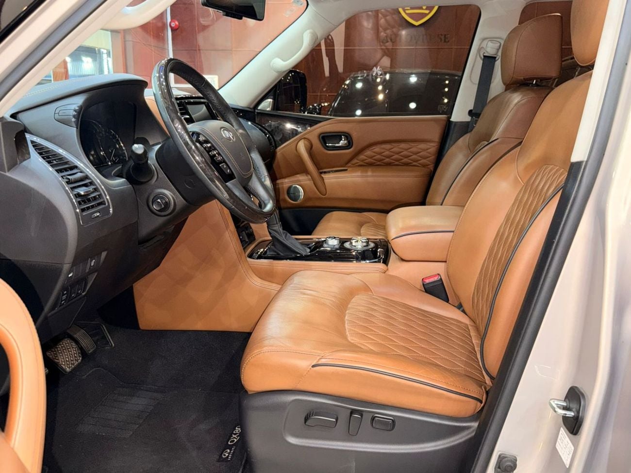 إنفينيتي QX80 Sensory 8 5.6L