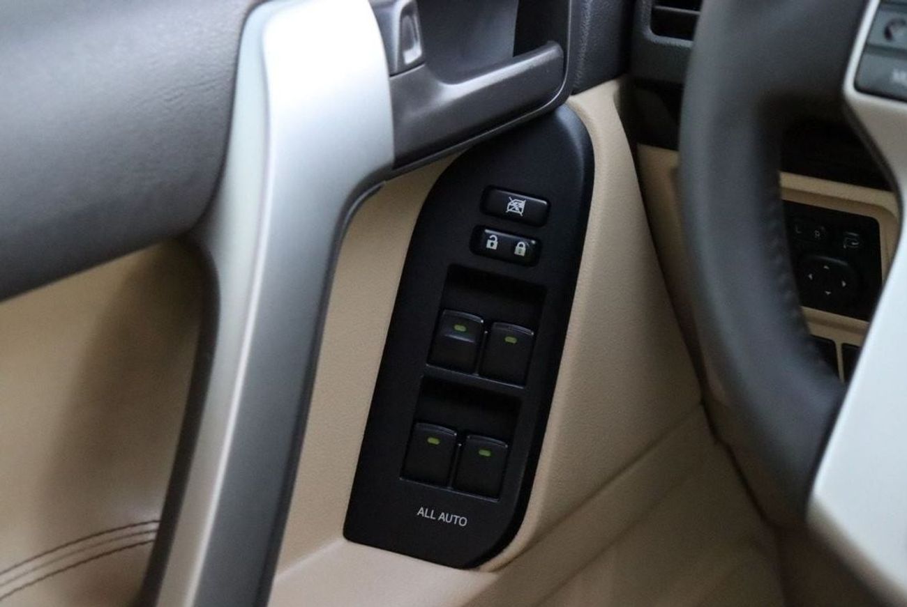 تويوتا برادو VXR 4.0L 4WD Toyota Prado VX.R / 2015 / GCC / V6 / Free Accident