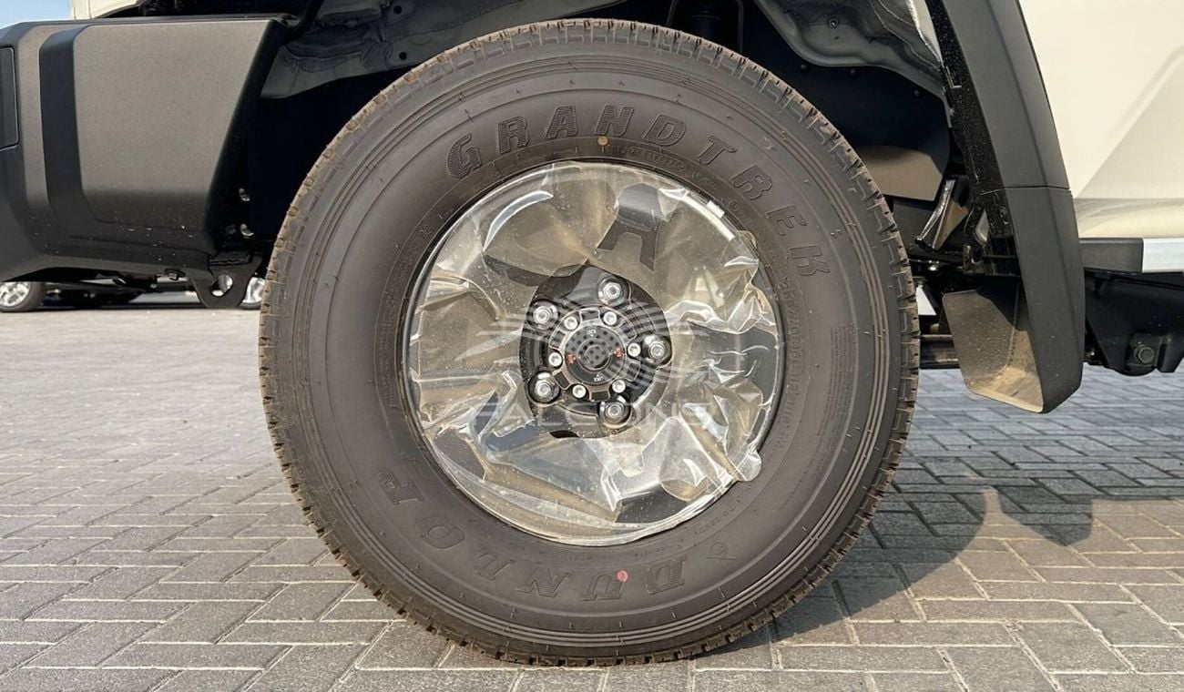 Toyota Land Cruiser 70 Toyota/LC76 DSL 2.8L AT/000D0 4X4 DELUXE. 9 seater