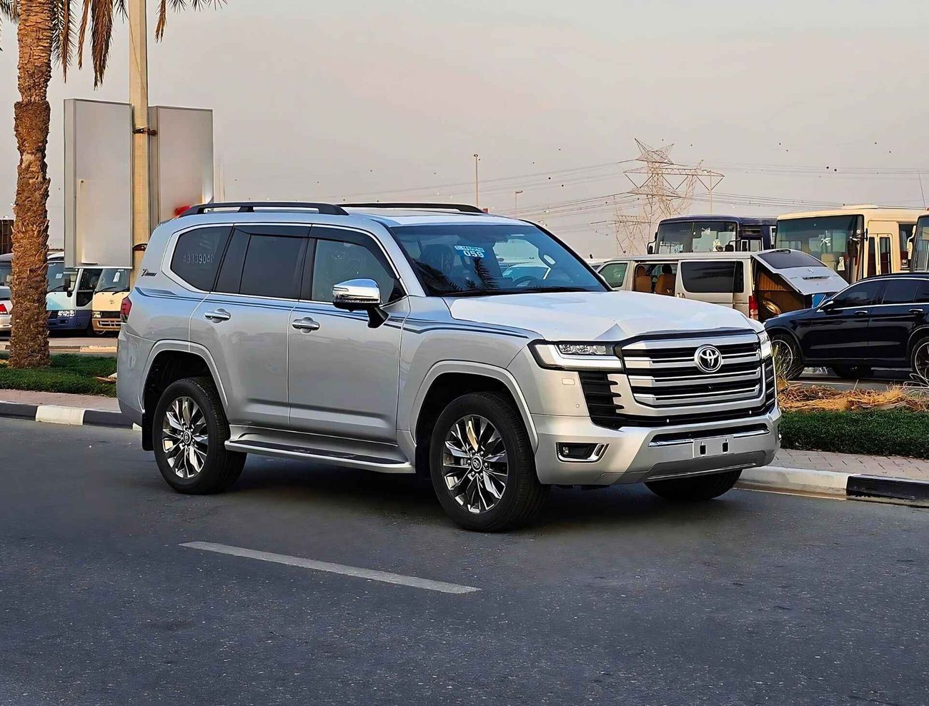 Toyota Land Cruiser LC300 / VXR / 3.3L Diesel / HIGH OPTION (CODE # 68006)