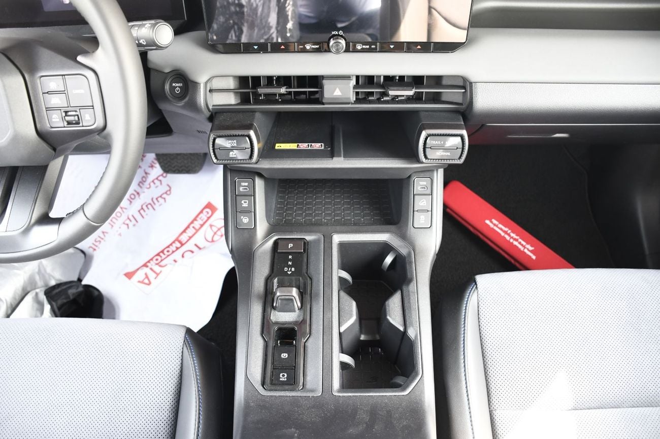 Toyota RAV4 VXR HEV 2.5L Hybrid AUTO PARK !  Panoramic Roof FULL OPTION
