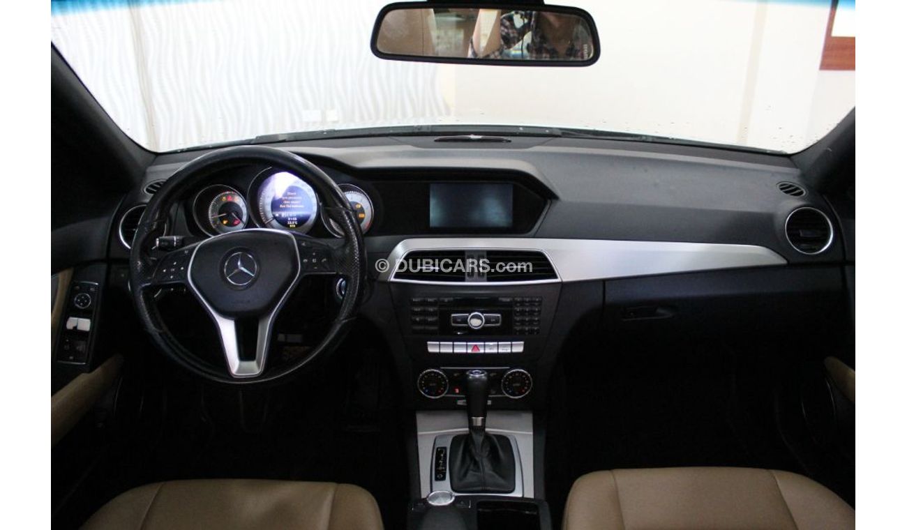 Mercedes-Benz C 200 Mercedes C200 2013 GCC Specefecation
