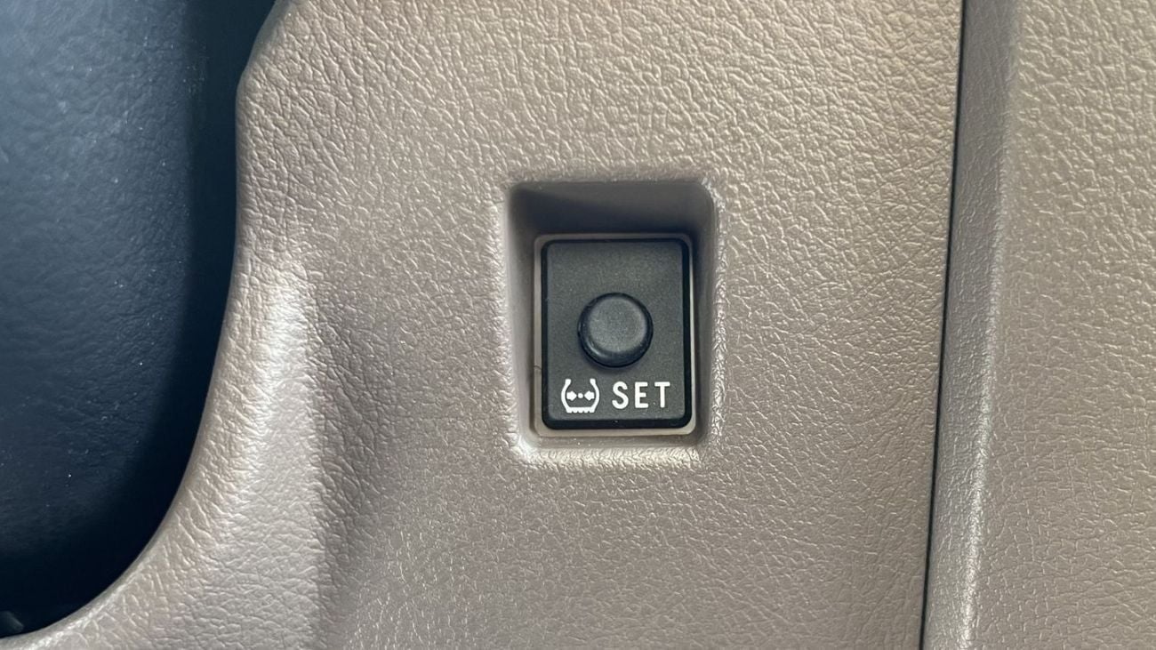 تويوتا لاند كروزر بيك آب 4.0L Double Cab