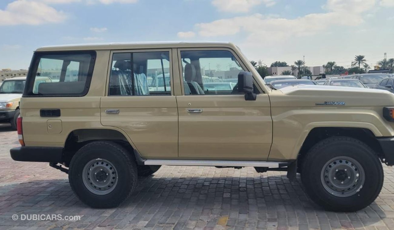 تويوتا لاند كروزر هارد توب TOYOTA LC 76 HARDTOP 4.2L DIESEL V6 2024 WHITE/BEIGE