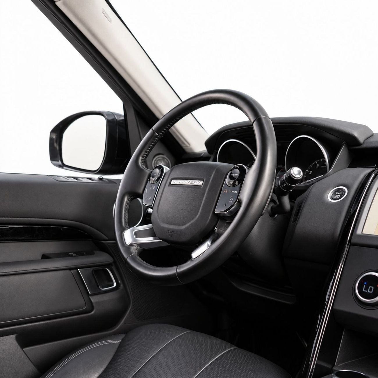 Land Rover Discovery SE AED 1,532 P.M • 0% Downpayment • Land Rover Discovery • 1 Year Warranty