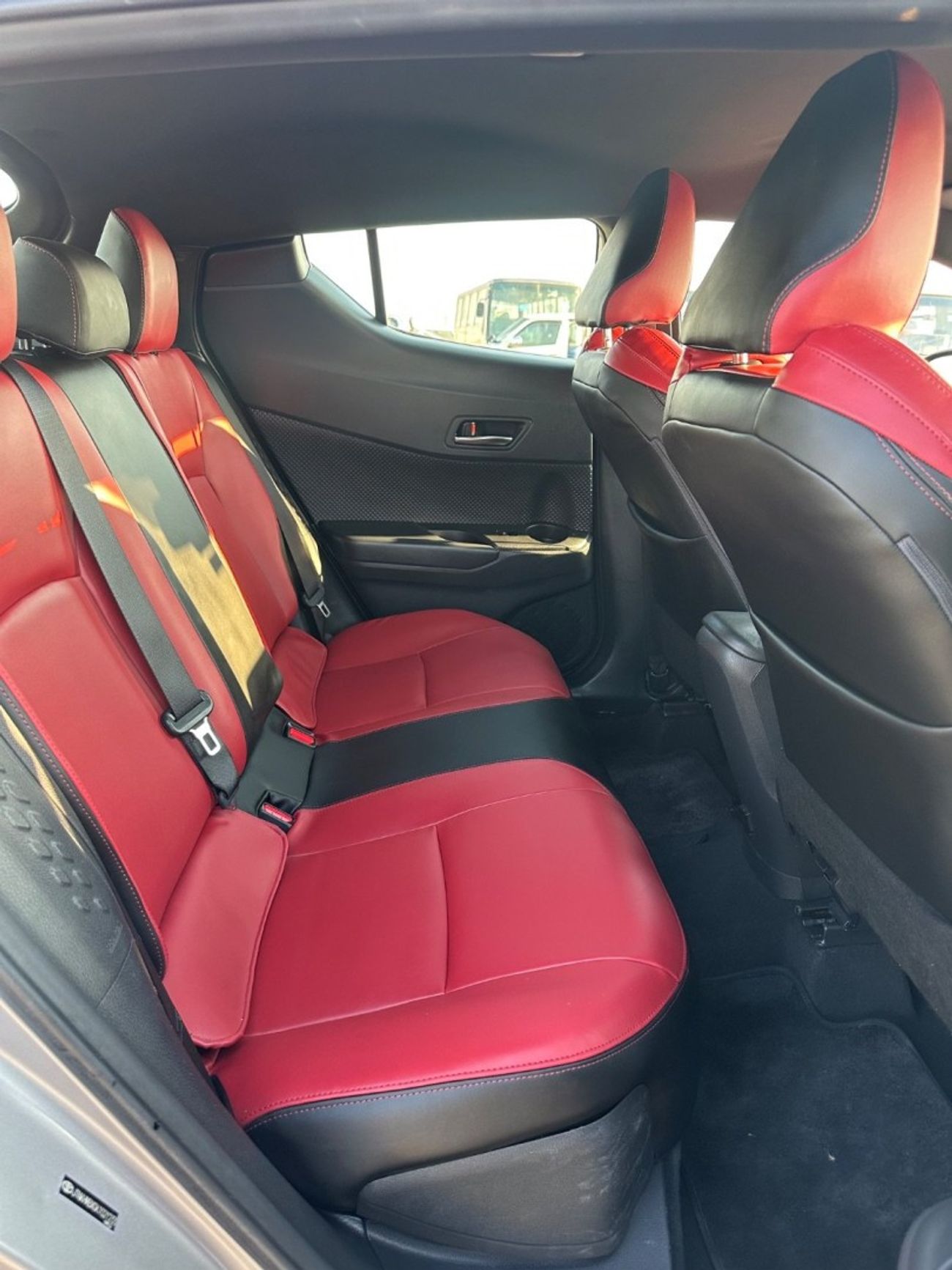 DIFFERENCE BETWEEN CHR XLE AND LIMITED visual data 4