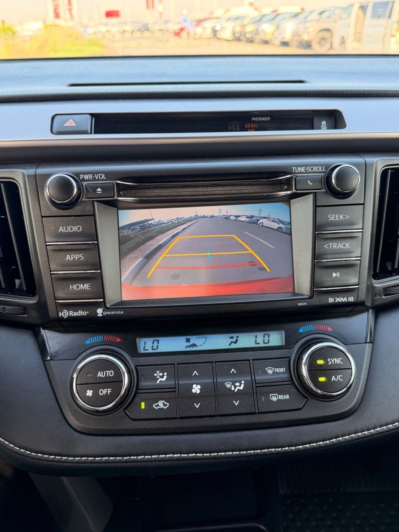 تويوتا راف ٤ XLE 2.5L sunroof, leather seats full option