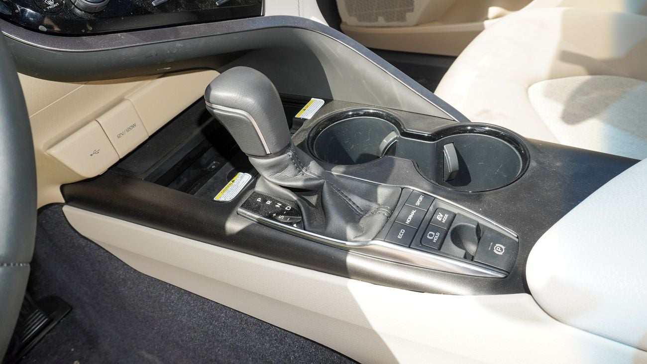 Toyota Camry GLE 2.5L HYBRID