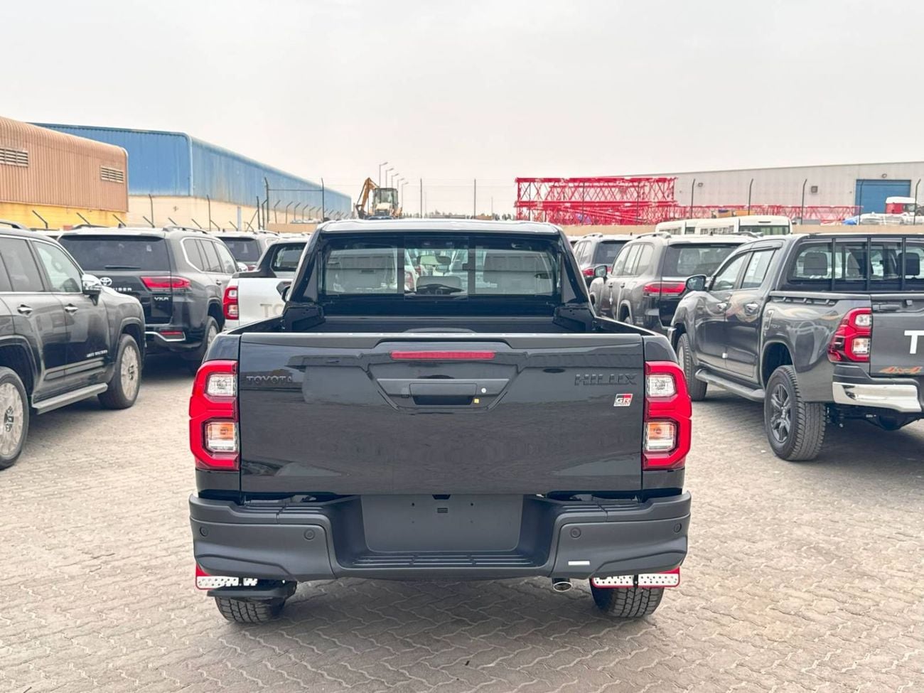 Toyota Hilux 2026 TOYOTA HILUX 4.0L GR-S RR STEP RED FLAP GCC BRAND NEW 0KM