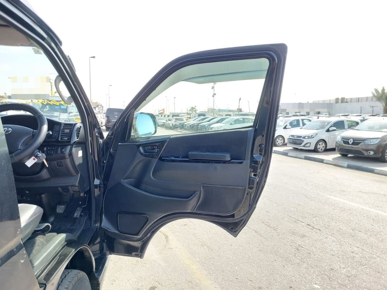 Toyota Hiace TOYOTA HIACE COMMUTER VAN RHD 2013 MODEL 2.7 L PETROL AUTOMATIC(PM17032)