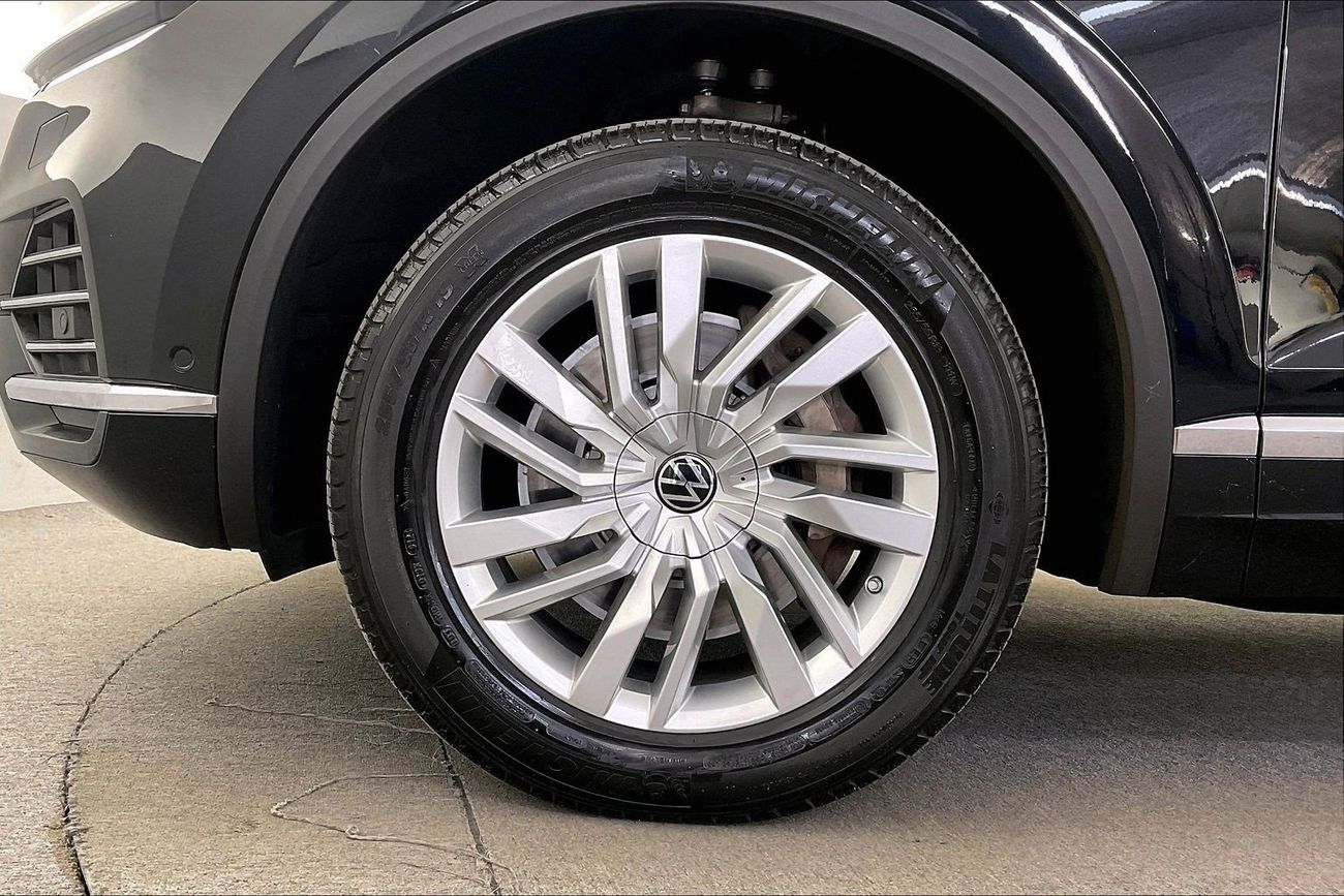 Volkswagen Touareg Highline | National Day Celebration | Guaranteed Warranty | 0 Down Payment