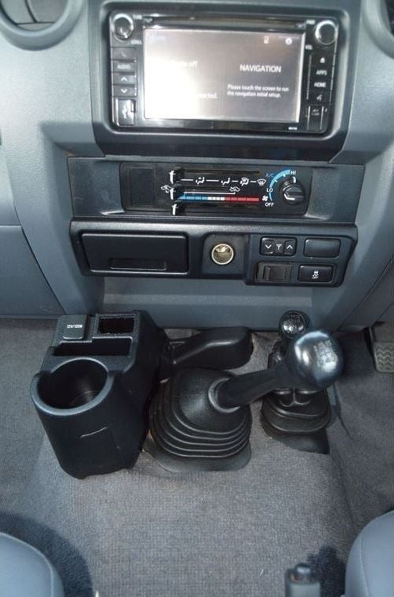 تويوتا لاند كروزر بيك آب Single cabin