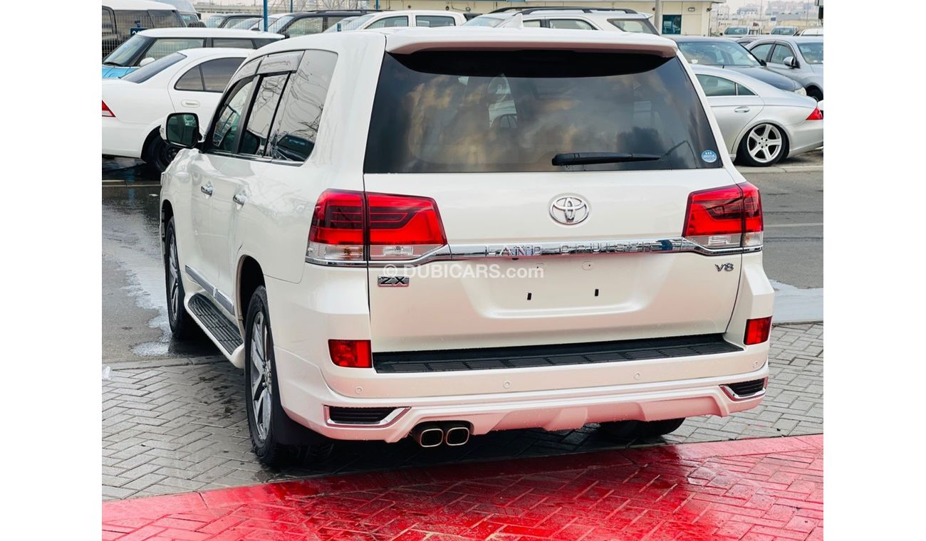 Toyota Land Cruiser Toyota ZX Landcruiser Petrol Engine model 2018 top of the range car very clean and good condition