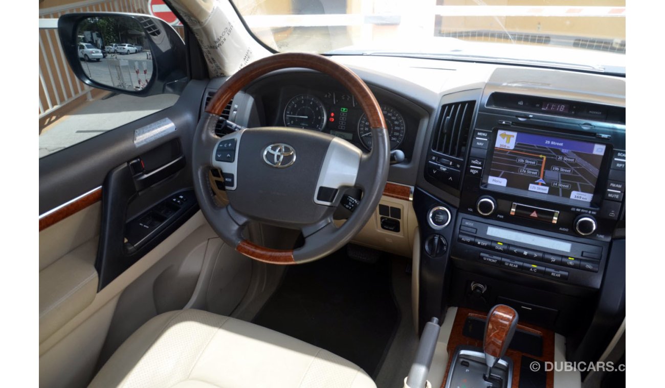 Toyota Land Cruiser V8 GXR TOP in Perfect Condition