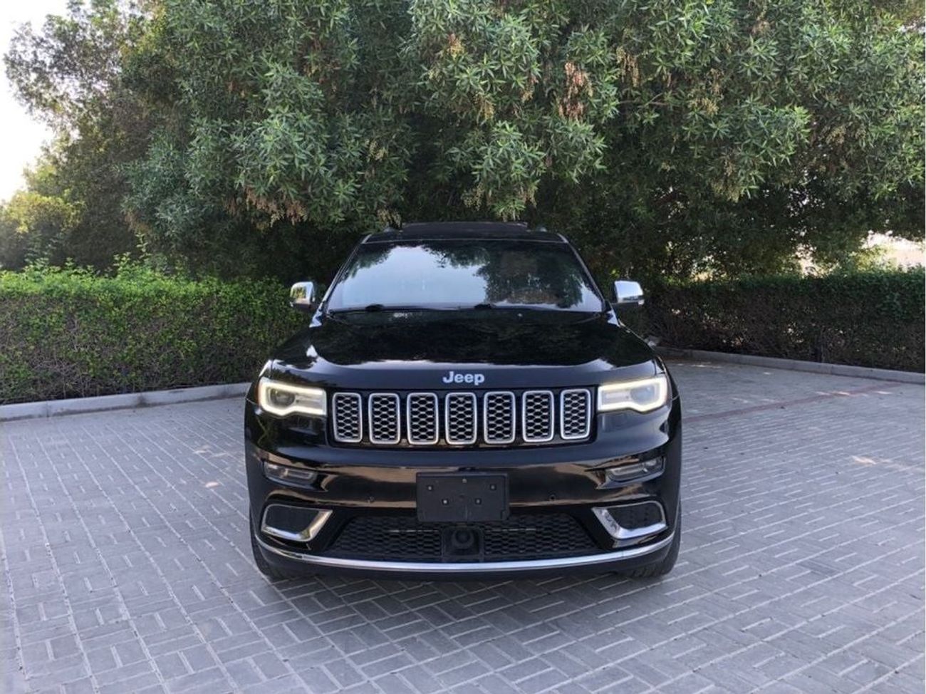 Jeep Grand Cherokee Summit 5.7L (360 HP)