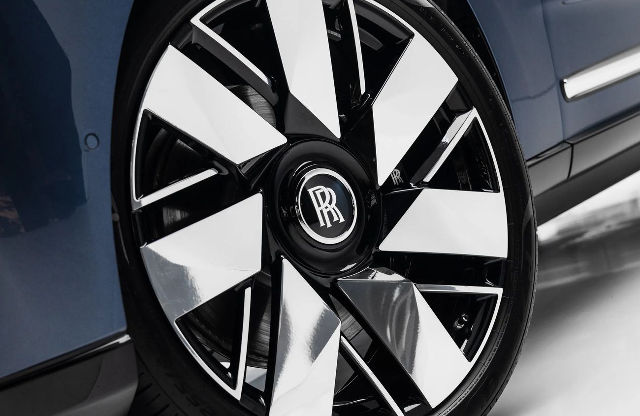 رولز رويس كولينان 6.75L V12 Twin-Turbocharged Engine | Warranty