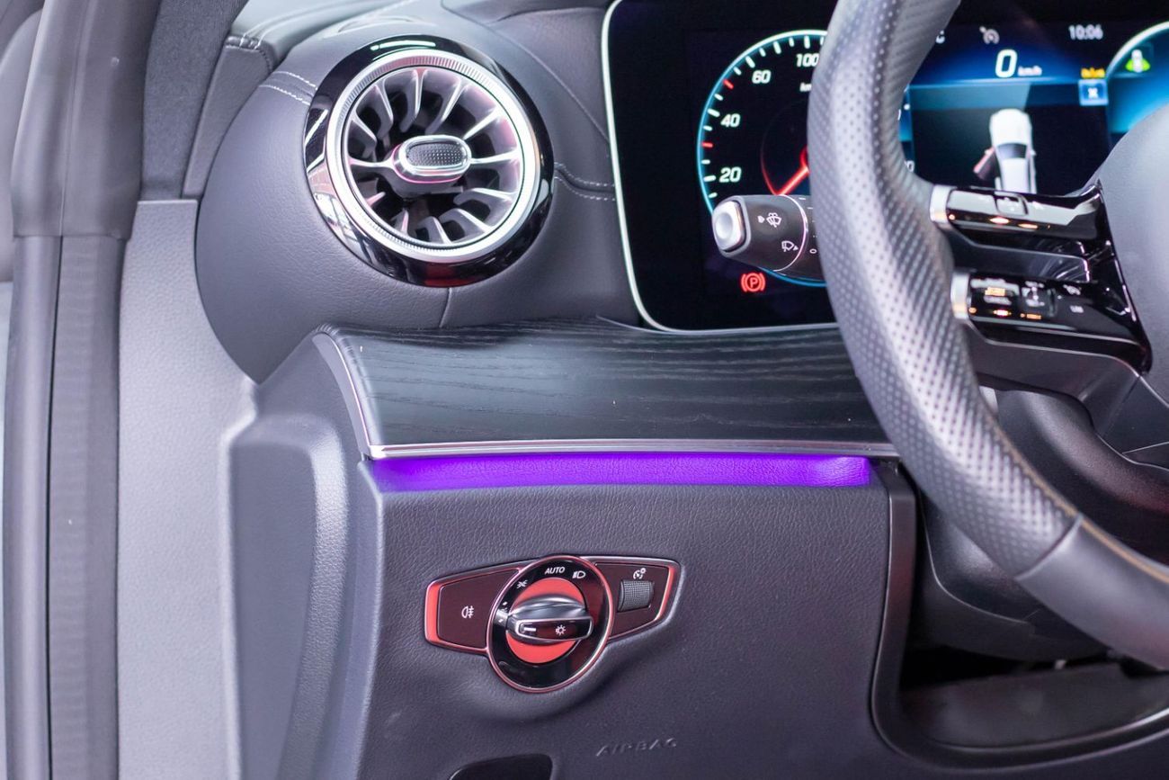 Mercedes-Benz E200 Mercedes-Benz E200 AMG 2024 Coupe – Highlights