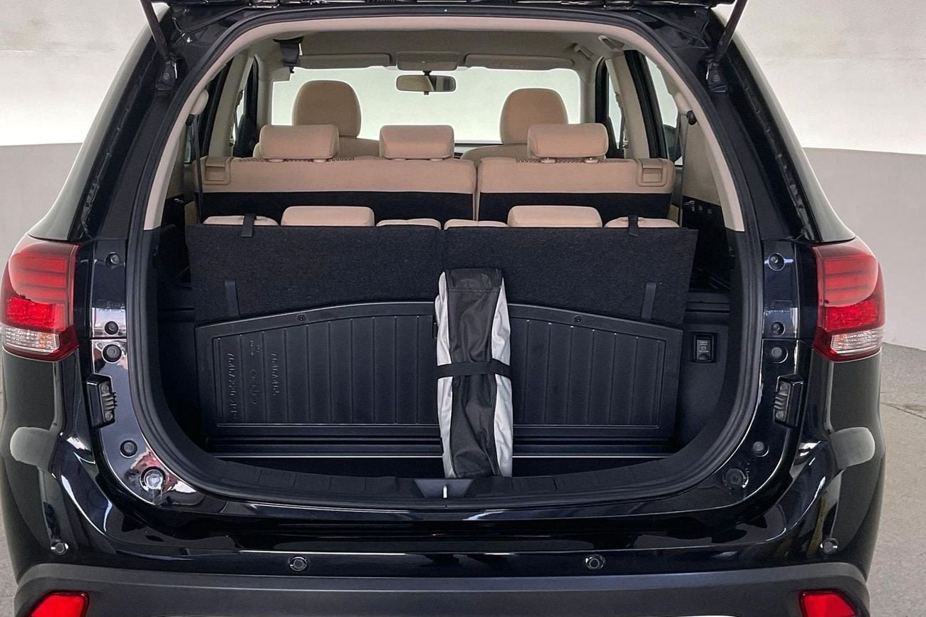 ميتسوبيشي آوتلاندر 2.5 GLX AUTO 4WD 7SEAT ML FABRIC SEATS | شامل الضمان | 0 ﺪﻔﻋﺓ ﺃﻮﻟﻯ