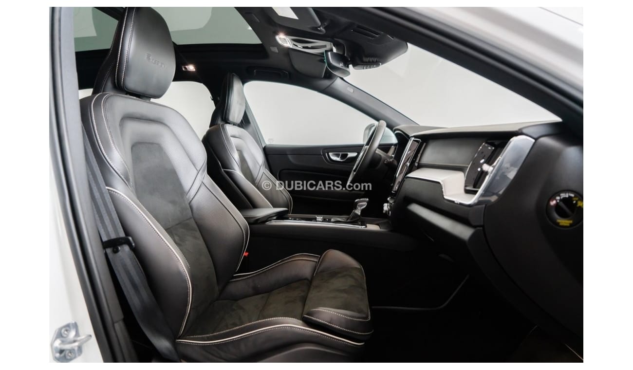 Volvo XC60 R Design 2019 Volvo XC60 T5 R-Design / Full Volvo Service History