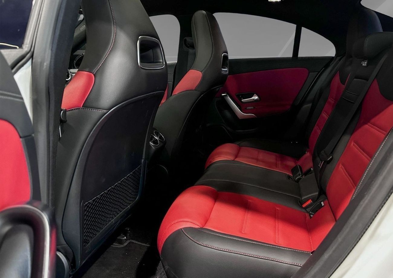 مرسيدس بنز CLA 250 Std 2.0L (221 HP)