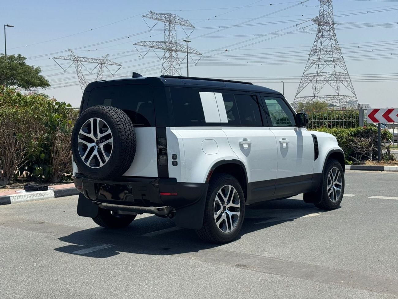 Land Rover Defender 2026 LAND ROVER DEFENDER P300