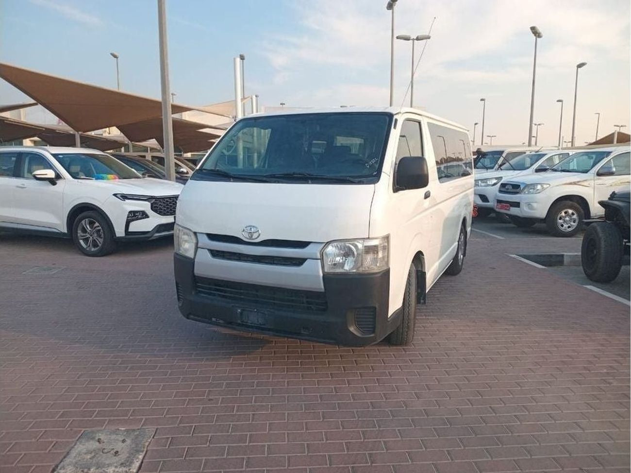 تويوتا هاياس 2.5L DIESEL 15 SEATER MANUAL TRANSMISSION