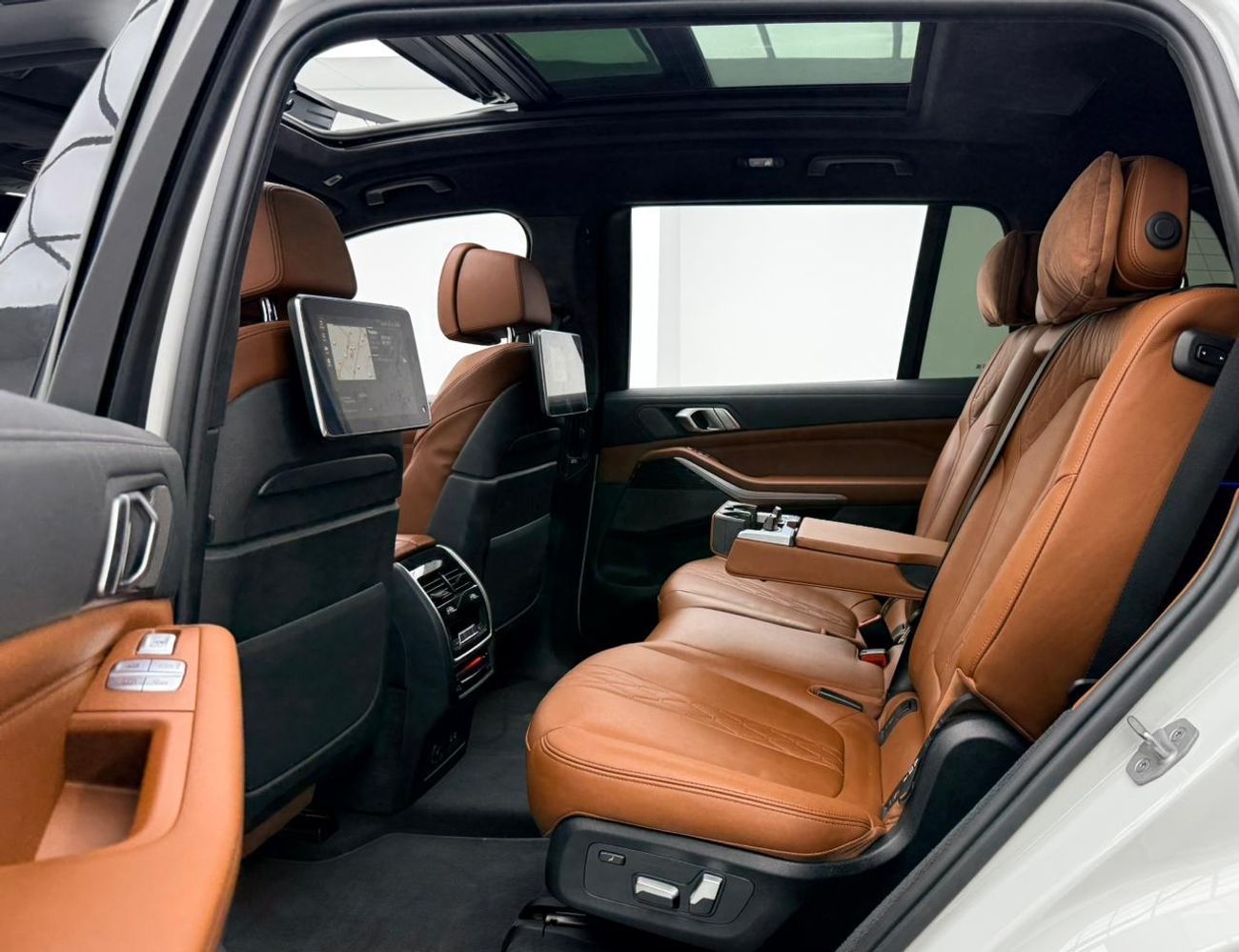BMW X7 M50i 2022 BMW X7 M50i M-Sport, 2027 BMW Warranty + Service Pack, Full BMW Service History, 7 Seater, GCC