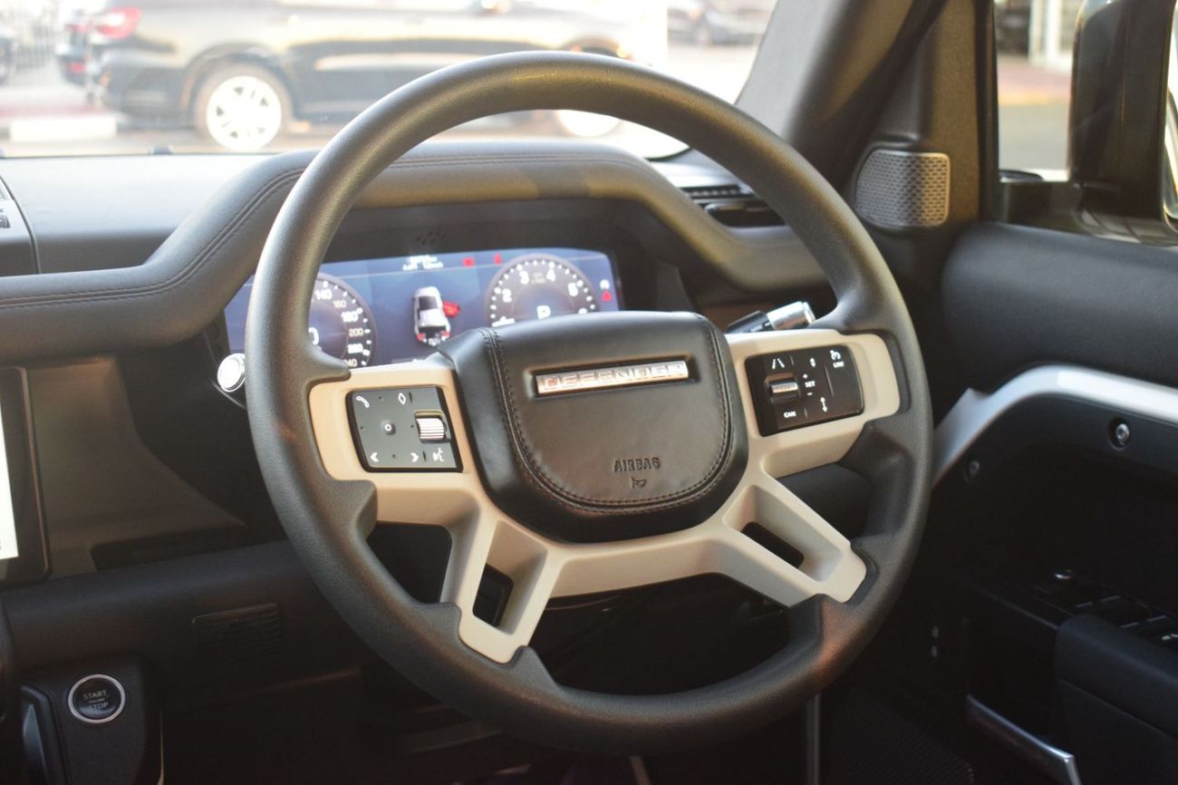 لاند روفر ديفندر 2021Model 2.0 petrol Engine full option tap of the range colour white Transmission Automatic Interio
