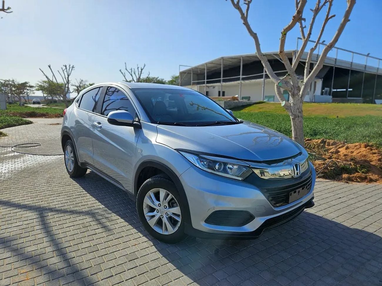 هوندا HRV EX GCC Specs Mid Option Premium Condition Low KM Perfect Compact SUV