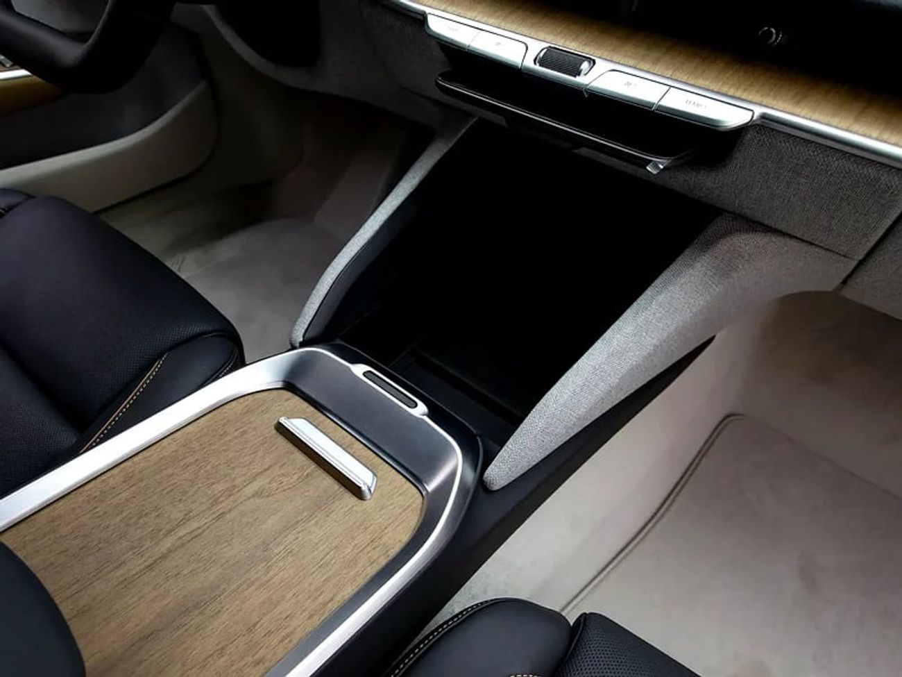 لوسيد اير Pure