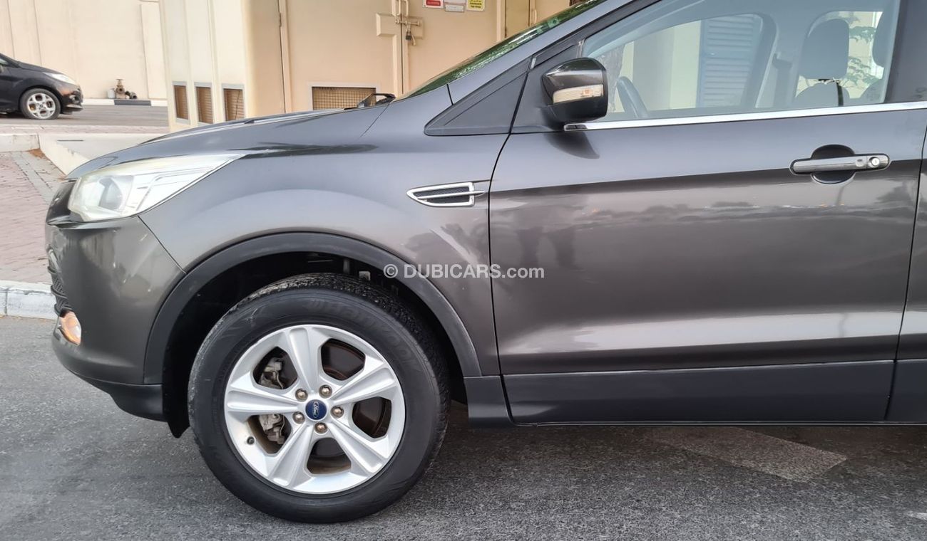 Ford Escape SE Ecoboost 2016 GCC Perfect Condition