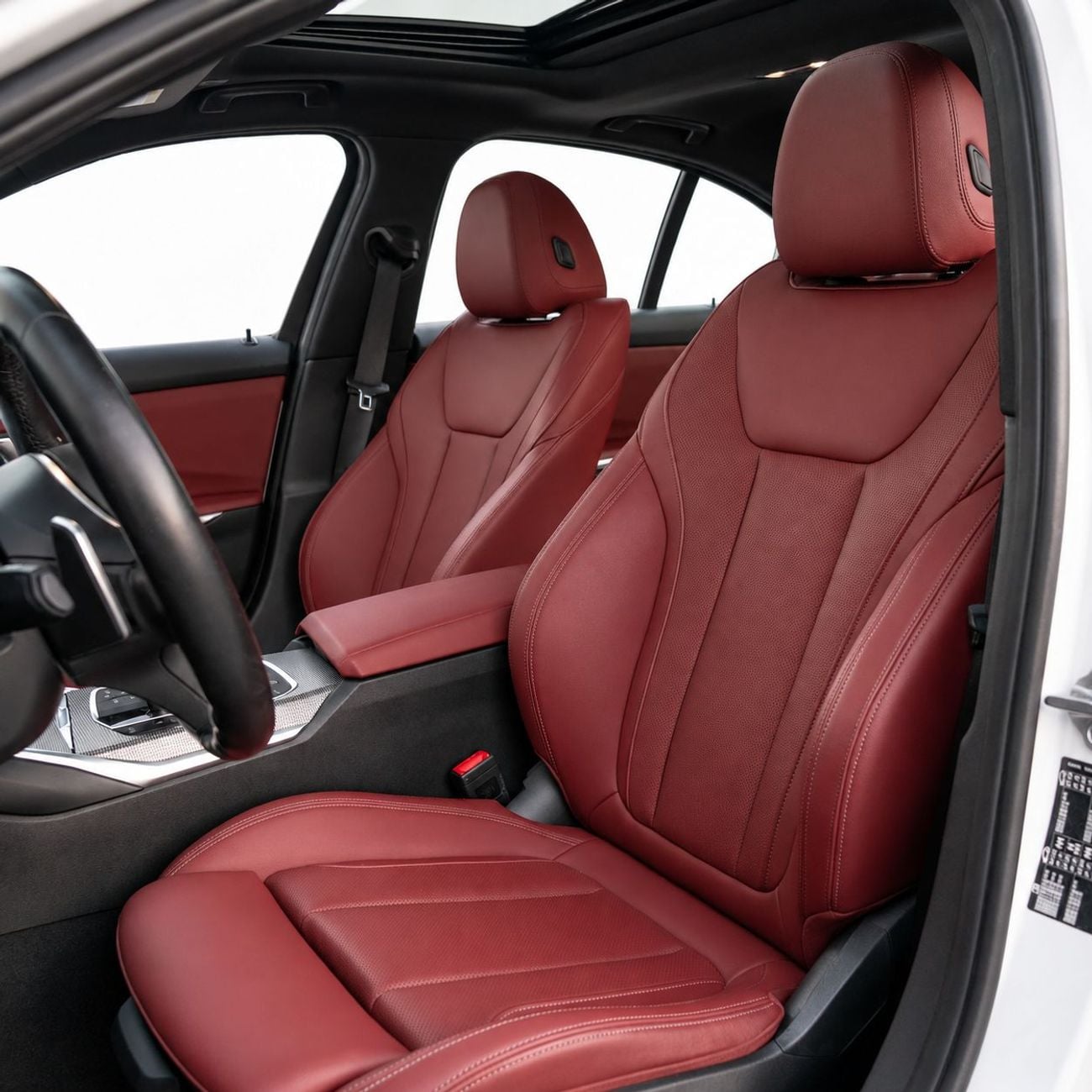 BMW 330i M SPORT AED 2,682 P.M • 0% Downpayment • BMW 330i M-Sport • Agency Warranty and Service Contract