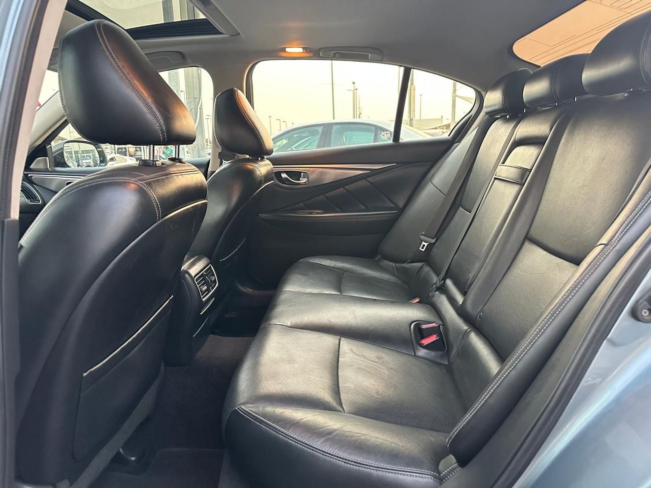 Infiniti Q50 Premium 2.0L