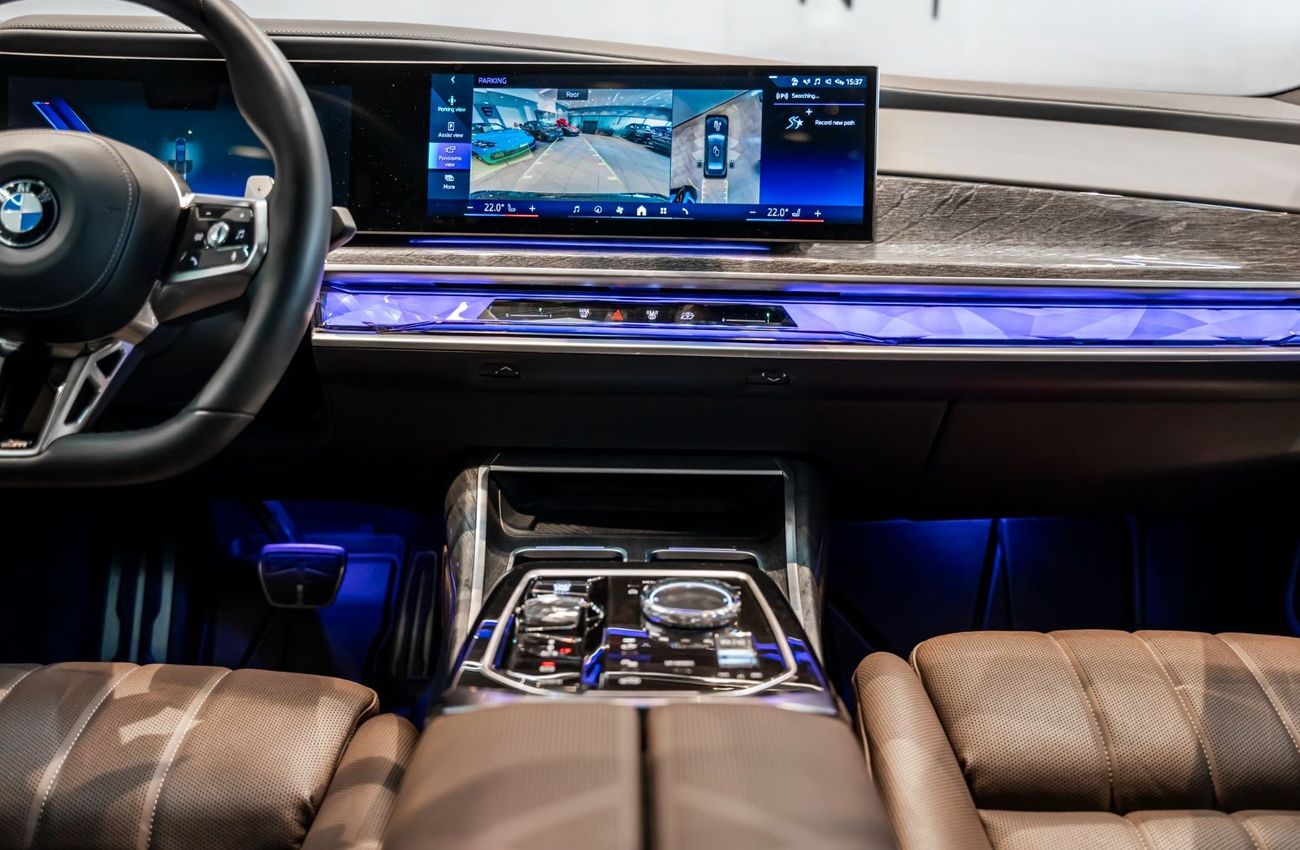 BMW 740Li 2023 BMW 740i, 2028 BMW Warranty + Service Contract, Low KMs, GCC