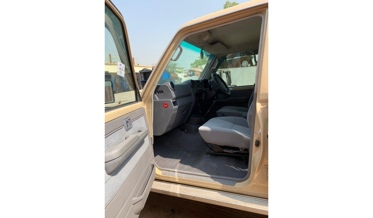 Toyota Land Cruiser Pick Up Clean car full option