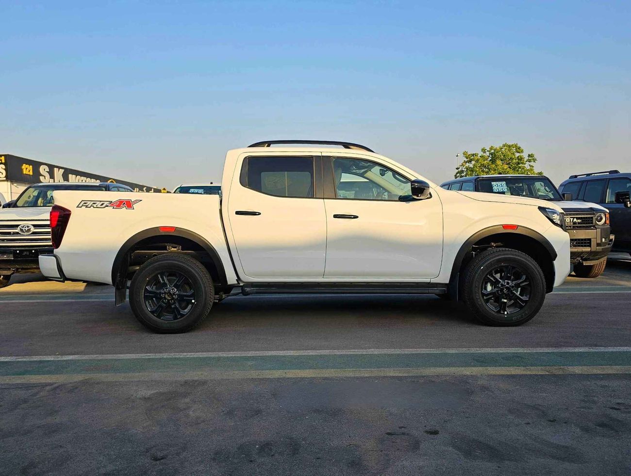Nissan Navara PRO 4X / A/T / 2.5L V4 DSL / 360* CAMERA / BIG BODY / BED LINER / BODY KIT (CODE # 69081)
