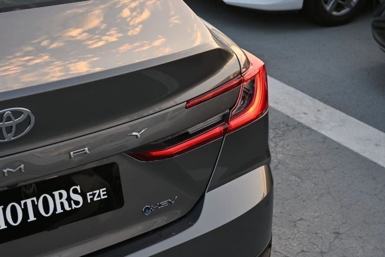 Toyota Camry Toyota Camry LE 2.5L Hybrid, Model 2025, Color Grey