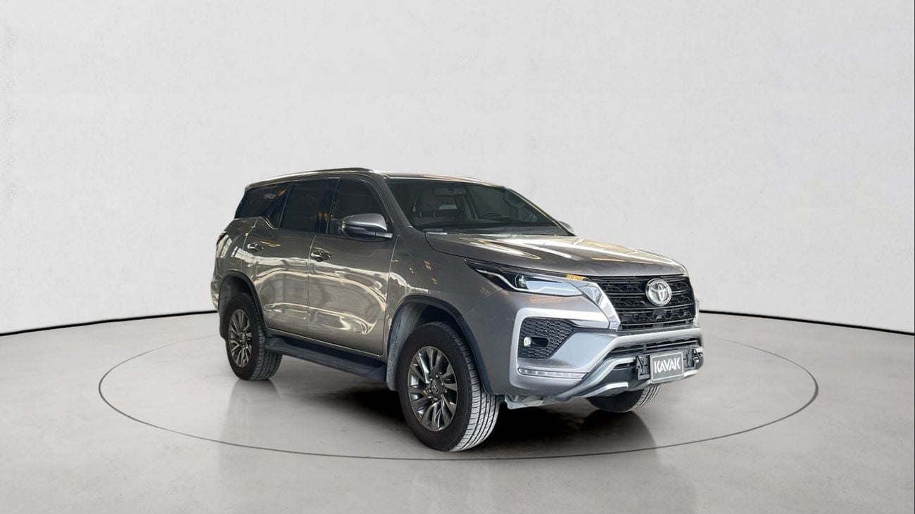 Toyota Fortuner 4.0 4WD AUTO 7STR VXR RA/RB | Guaranteed Warranty | 0 Down Payment