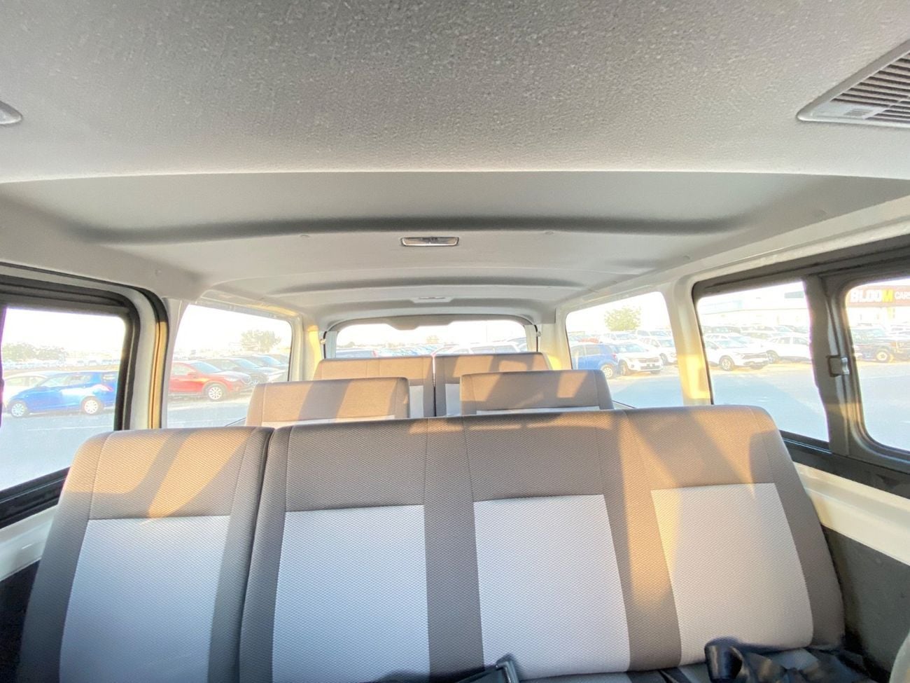 تويوتا هاياس DLS - STD ROOF Commuter Standard 2.8L