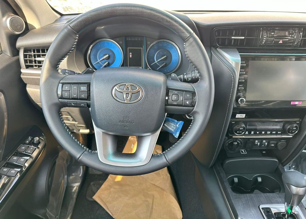 Toyota Fortuner 2025 Toyota Fortuner 4.0L AT Petrol (Black)