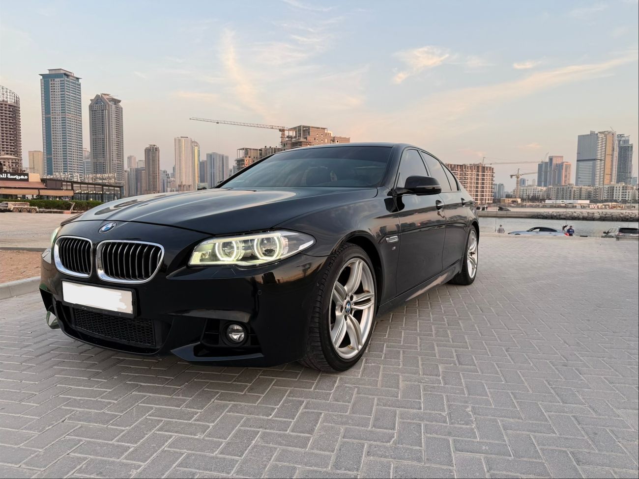 BMW 528i